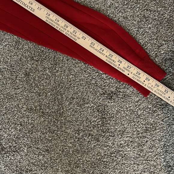 Harvé Benard Red Lnit Sweater Size Medium - Picture 9 of 9